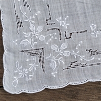hvidt broderet gammelt lommetørklæde tekstil